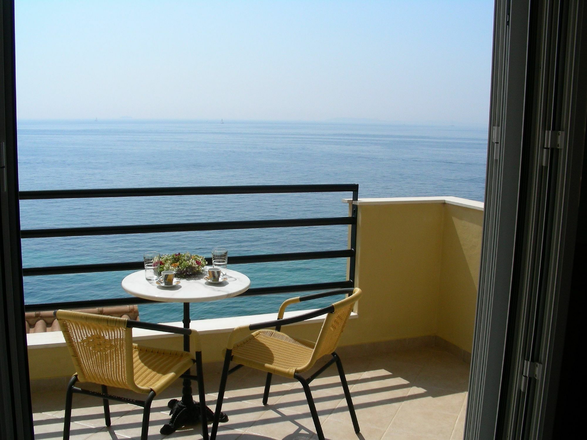Glyfa Beach Villas برباتي المظهر الخارجي الصورة